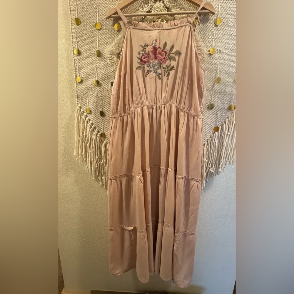 NWT Floral Embroidered Pink Dress